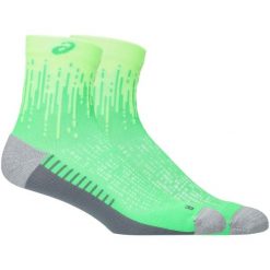 Skarpetki sportowe dla dorosłych Performance Run Quarter Sock. Zielone skarpetki damskie Asics, bez wzorów, z materiału. Za 69.99 zł.