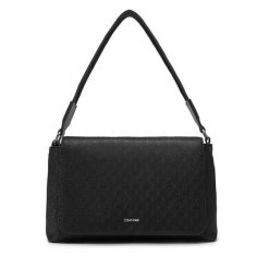 Torebka Calvin Klein. Czarne torebki klasyczne damskie Calvin Klein, bez dodatków. Za 349.99 zł.