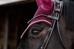 Czapka Kentucky Wellington Velvet. Zielone czapki damskie KENTUCKY HORSEWEAR, bez wzorów, z dzianiny. Za 379.00 zł.