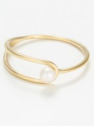 OR ÉCLAT Złoty pierścionek "Malee" z perłą rozmiar: 52. Żółte pierścionki damskie Or Éclat, z perłą, złote. Za 610.62 zł.