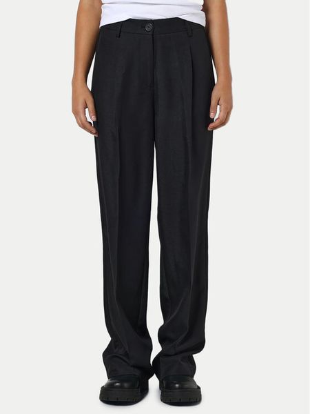 Noisy May Spodnie materiałowe Debbie 27029240 Czarny Regular Fit. Czarne spodnie materiałowe damskie Noisy may, bez wzorów, z materiału. Za 89.99 zł.