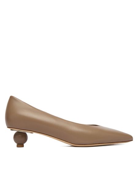 Weekend Max Mara Czółenka 2615521134600 Écru. Czółenka damskie Weekend Max Mara, bez wzorów, ze skóry, bez obcasa. Za 1,889.00 zł.