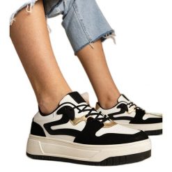 Czarne sneakersy trampki damskie sportowe. Czarne trampki damskie bez wzorów, z syntetyku, przed kostkę, bez zapięcia. Za 94.52 zł.