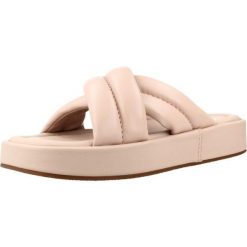 Sandały CLARKS ALDA GLIDE Rose. Czerwone sandały damskie Clarks, bez wzorów, z gumy, bez obcasa, bez zapięcia. Za 364.99 zł.