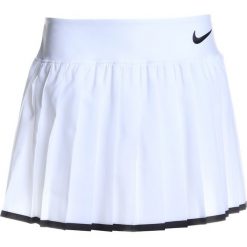 Nike Performance GIRLS VICTORY SKIRT Spódnica sportowa white/black. Białe spódnice dziewczęce Nike Performance, z elastanu, sportowe. Za 139.00 zł.
