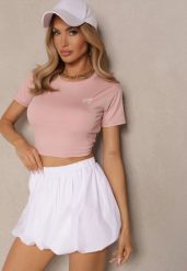 Jasnoróżowy T-shirt Crop Top z Ozdobną Literką Kolesira. Czerwone t-shirty damskie Renee, l, bez wzorów, z jeansu, bez kołnierzyka. Za 24.99 zł.