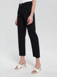 Jeansy straight high waist - czarny. Czarne jeansy damskie Sinsay, z podwyższonym stanem. Za 79.99 zł.