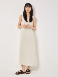 Apricot Sukienka w kolorze kremowym rozmiar: S. Brązowe sukienki damskie Apricot, bez wzorów, bez ramiączek. Za 86.99 zł.