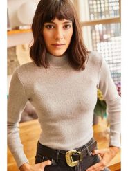 Olalook Sweter w kolorze beżowym rozmiar: onesize. Brązowe swetry klasyczne damskie Olalook, bez kołnierzyka. Za 43.88 zł.