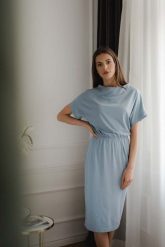 Niebieska Sukienka Midi z Krótkim Kimonowym Rękawem. Niebieskie sukienki damskie Figl, bez wzorów, z elastanu, wizytowe, bez ramiączek. Za 319.00 zł.