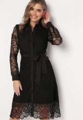 Czarna Koszulowa Rozkloszowana Sukienka Midi z Paskiem i Ozdobną Koronką oraz Guzikami Casuva. Czarne sukienki damskie Born2be, bez wzorów, z bawełny, eleganckie, bez ramiączek. Za 249.99 zł.