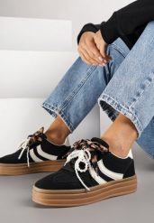 Czarne Sneakersy Tenisówki na Tłoczonej Platformie Ozdobione Perłami Ashinne. Czarne trampki damskie Renee, z aplikacjami, bez zapięcia. Za 109.99 zł.
