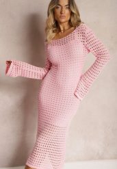 Różowa Sukienka Dzianinowa Midi w stylu Boho z Głębokim Dekoltem na Plecach Moralie. Czerwone sukienki damskie Renee, bez wzorów, z dzianiny, boho, bez ramiączek. Za 129.99 zł.