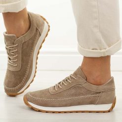 J.Brązowe skórzane półbuty damskie Sergio Leone Sp001. Brązowe półbuty damskie Sergio Leone, na jesień, bez wzorów, z jeansu, z okrągłym noskiem, bez obcasa, na płaskiej podeszwie, bez zapięcia. Za 219.00 zł.