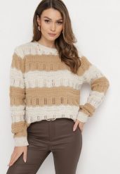 Beżowy Sweter z Ażurowej Dzianiny w Szerokie Paski z Metaliczną Nitką Cassaphne. Brązowe swetry klasyczne damskie Born2be, z dzianiny, bez kołnierzyka. Za 89.99 zł.