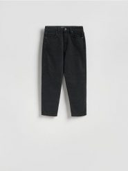 Jeansy mom fit z krótszą nogawką - czarny. Czarne jeansy damskie Reserved. Za 129.99 zł.
