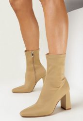 Ciemnobeżowe Botki na Słupku z Suwakiem i Elastyczną Cholewką Elsicona. Brązowe botki damskie Born2be, bez obcasa, na obcasie, bez zapięcia. Za 149.99 zł.