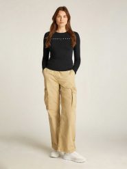 TOMMY JEANS Koszulka w kolorze czarnym rozmiar: L. Czarne bluzki damskie Tommy Jeans, l, bez wzorów, z bawełny, bez kołnierzyka, bez ramiączek. Za 120.95 zł.