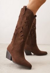 Brązowe Kozaki Kowbojki na Stożkowym Obcasie z Ażurową Cholewką Tidanna. Brązowe kozaki damskie Born2be, na lato, z jeansu, bez obcasa, na obcasie, bez zapięcia. Za 139.99 zł.