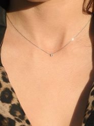 ATELIER DU DIAMANT Złoty naszyjnik "Solitaire" z diamentem - dł. 42 cm rozmiar: onesize. Białe naszyjniki damskie ATELIER DU DIAMANT, z diamentem, złote. Za 1,196.99 zł.