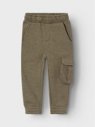 NAME IT Spodnie dresowe Varonto 13225459 Brązowy Regular Fit. Brązowe spodnie dresowe chłopięce Name it, z bawełny. Za 69.99 zł.