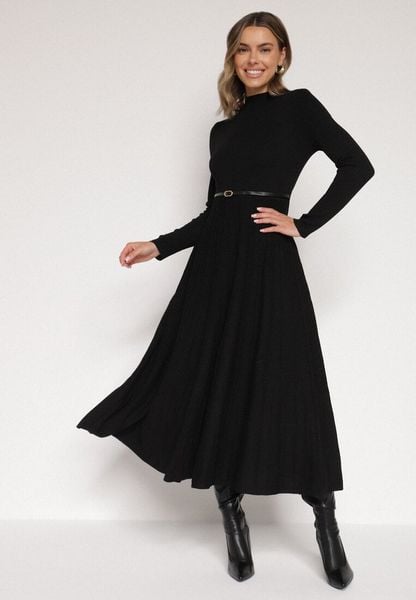 Czarna Rozkloszowana Sukienka z Dzianiny z Wiskozą z Długim Rękawem i Paskiem Tusmina. Czarne sukienki damskie Born2be, bez wzorów, z dzianiny, eleganckie, bez ramiączek. Za 169.99 zł.