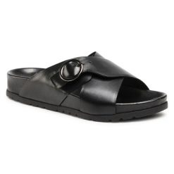 Klapki Lasocki. Czarne klapki damskie Lasocki, bez wzorów, bez obcasa, bez zapięcia. Za 79.99 zł.