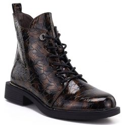 Botki damskie lakierowane brązowe S.Barski HY62-8140. Brązowe botki damskie S.BARSKI, z lakierowanej skóry, eleganckie, bez obcasa, bez zapięcia. Za 169.99 zł.