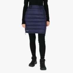 Spódnica turystyczna damska Swedemount Östersund Down Skirt 2.0 wodoodporna. Niebieskie spódnice damskie SWEDEMOUNT, bez wzorów, z puchu. Za 329.99 zł.