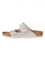 Birkenstock Skórzane klapki "Arizona" w kolorze szarobrązowym rozmiar: 44. Brązowe klapki damskie Birkenstock, bez wzorów, ze skóry, z otwartym noskiem, bez obcasa, bez zapięcia. Za 379.95 zł.