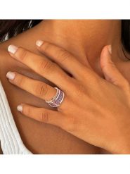 Les Petites Précieuses Pozłacany pierścionek z kamieniami szlachetnymi rozmiar: 50. Czerwone pierścionki damskie Les Petites Précieuses, z ametystem, pozłacane. Za 391.99 zł.