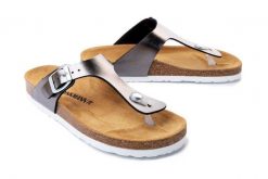 DR. BRINKMANN 700994-9 anthrazit, klapki/japonki profilaktyczne damskie. Szare klapki damskie Dr. Brinkmann, bez wzorów, bez obcasa, bez zapięcia. Za 204.90 zł.